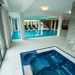 Flinski Sport X Spa, Boutique X Art 4*