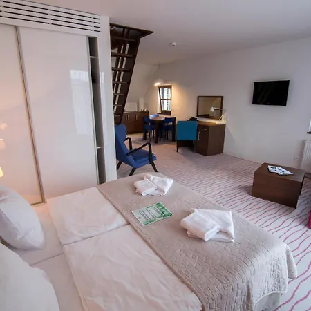 Aparthotel Flinski Sport & 2*