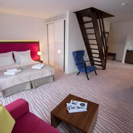 Flinski Sport X Spa, Boutique X Art