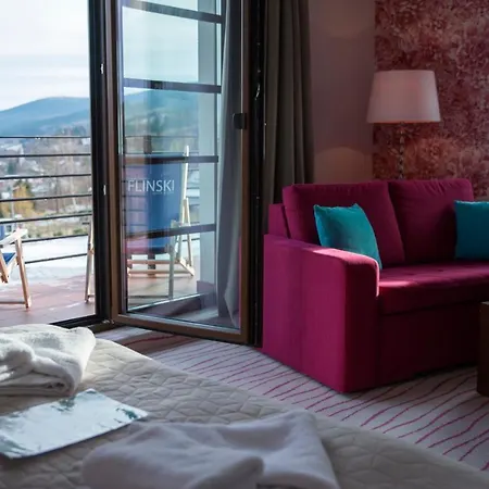 Flinski Sport X Spa, Boutique X Art